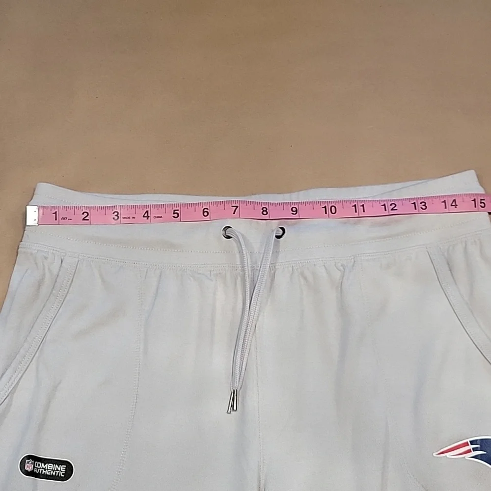 Under Armour + NFL New England Patriots Size M Light Gray Joggers / Lounge Pants